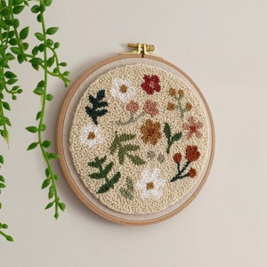 Punch Needle Floral Wall Hanging: Handmade Cotton Decor