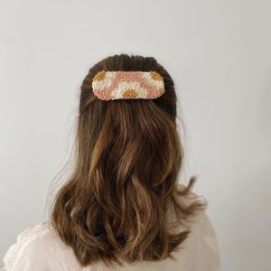 Punch Needle Embroidery Hair Pin, Flower Hair Accessories for Women, Daisy Hair Clip, Handmade Hair Barette image 2