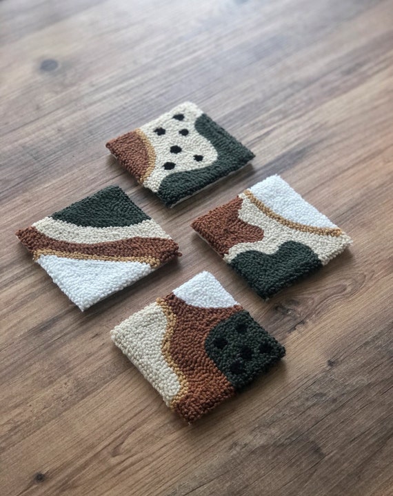 手作りパンチニードルコースター：ミニマリストなドリンクコースター