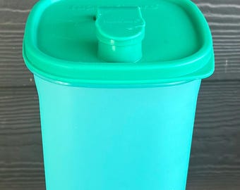 タッパーウェア 2L 飲料容器 8995B イエロー 注ぎ口蓋 スリムライン