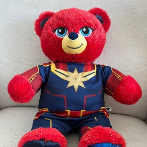 Construa um Capitão Urso Vermelho Brilhante com Roupa Urso de Pelúcia de 16 polegadas
