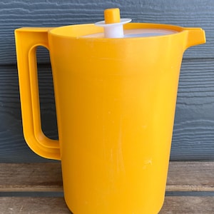 Vintage Tupperware gele sapkan 1676 kan 8 kopjes 2 liter