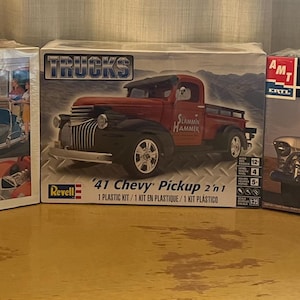 Vintage Plastic Truck Model Kits Skill 2 Ages 10+ choose from Ford or 2 models of Chevy’s NIB NRFP Factory Sealed