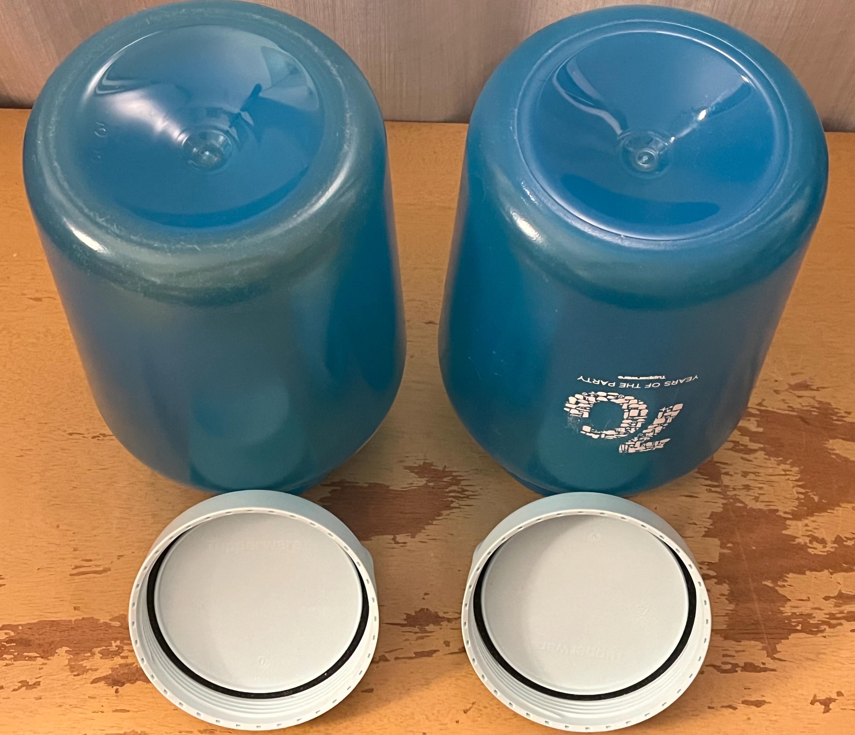 大型ブルー タッパーウェア ユニバーサル ストレージジャー 3L、3Q