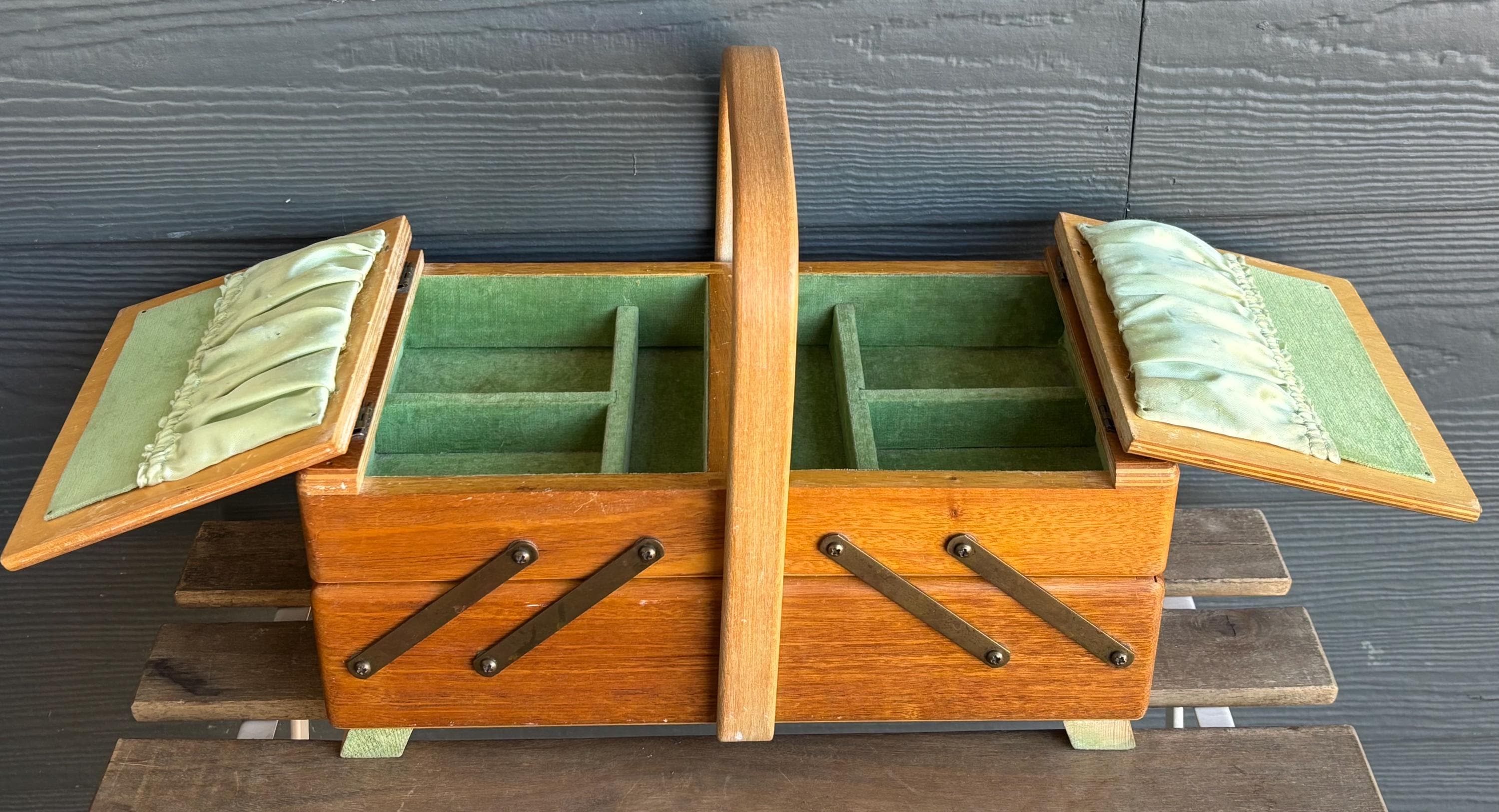 小物入れ vintage MACK TRUCKS wood box 1964 Mack B61 For Sale At Auction - Mecum Auctions