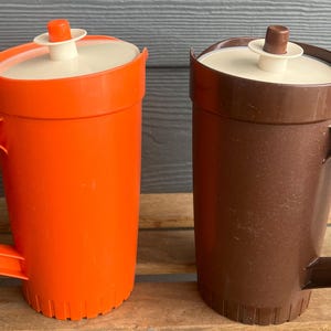 Jarras de suco Tupperware vintage 874 Mini jarras Escolha entre laranja ou marrom