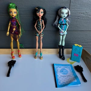 Monster High 11-Zoll-Puppen Scaris City of Frights-Serie