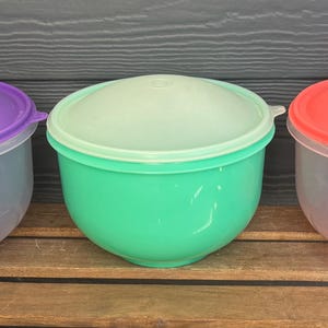 Large Tupperware Lettuce Container with Spike Super Crisp-It with Domed Lid 1424/1425 Purple, Jadeite or Coral