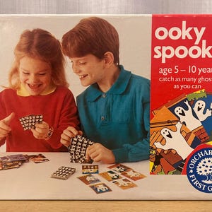 Jogo de cartas infantil vintage Ooky Spooky Complete Math Games 1982 Feito na Inglaterra Halloween Fun Orchard Toys First Games