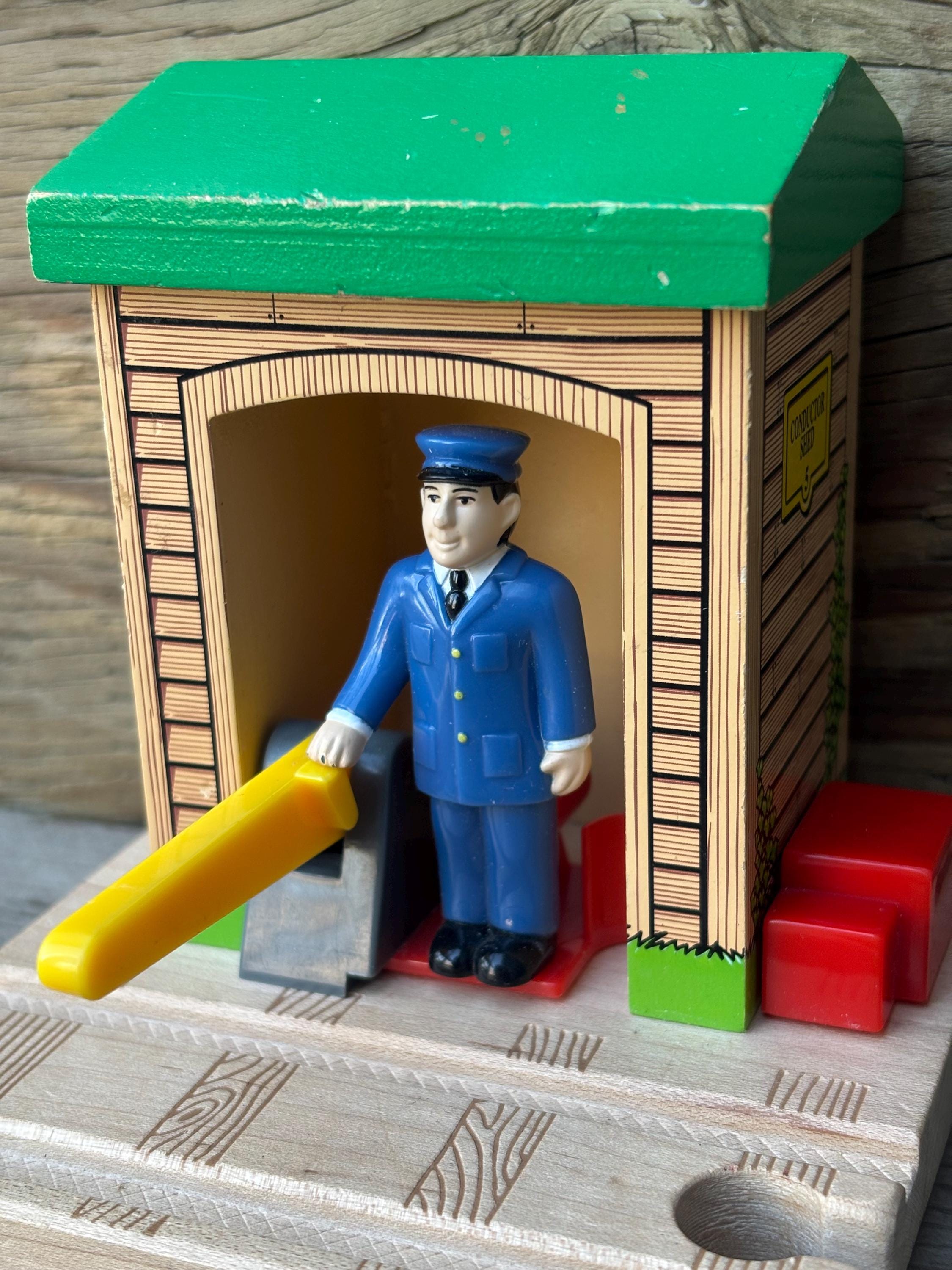 2001 Thomas and Friends Wooden Conductor Shed Gullane Working