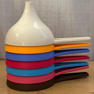 Tupperware Funnel 1227 Seven Colors to choose from