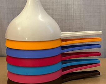 Embudo Tupperware 1227 Siete colores a elegir