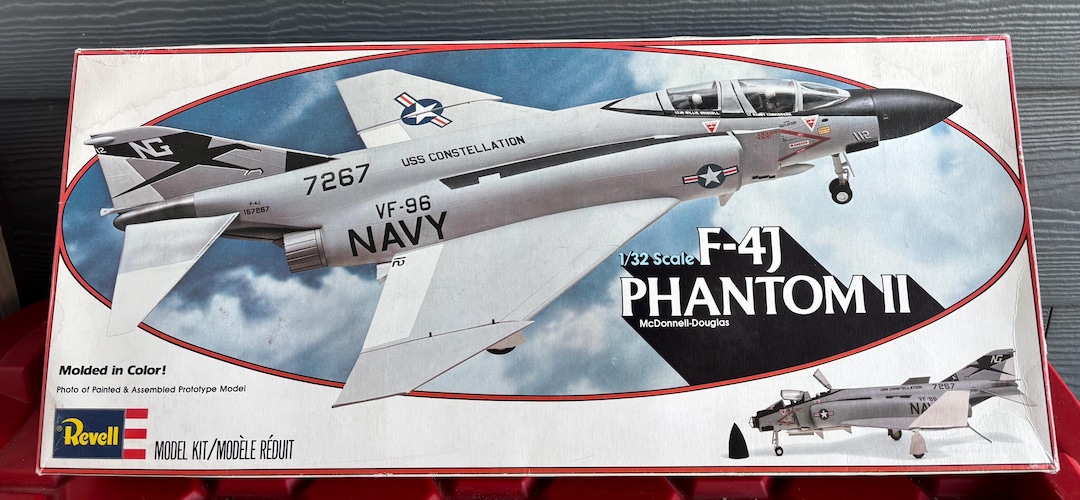 Revell F-4J Phantom II Mcdonnell-douglas Navy Aircraft 4706, 1:32