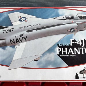 Revell F-4J Phantom II McDonnell-Douglas Marine Flugzeug 4706, Bausatz im Maßstab 1:32