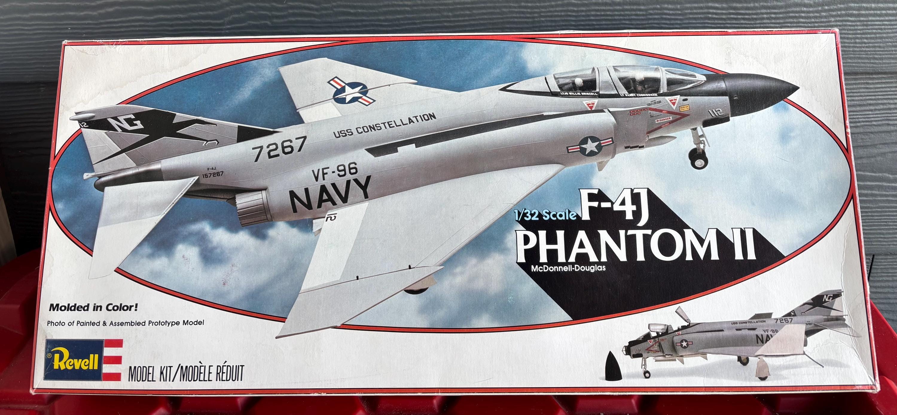 Revell F-4J Phantom II Mcdonnell-douglas Navy Aircraft 4706, 1:32