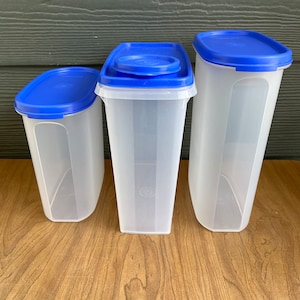 Vintage Tupperware Modular Mates Aufbewahrungsbehälter mit leuchtend blauen Deckeln 3 zur Auswahl, einschließlich Pour & Store