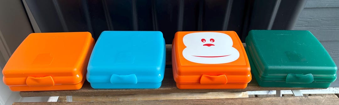 タッパーウェア スクエアサンドイッチキーパー 3752 ランチボックス