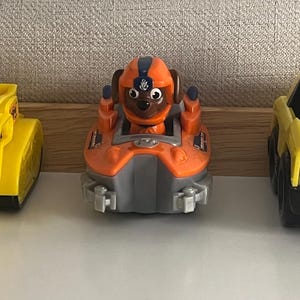 Nickelodeon Paw Patrol: Rubble y Zuma, personajes en Cars Paw Patrol Racers