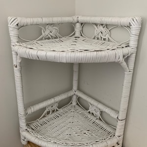 Vintage White Wicker Two Tier Knick Knack Corner Shelf White 20” Tall Boho Chic Decor Farmhouse Kitchen Cute