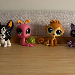 Littlest Pet Shop animals Racoon, Monkey, Snail, Fox , Dogs, Cat, Collectable Toys