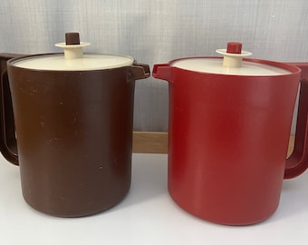 Vintage Tupperware Juice Jug 6 Cups 1.5 Quarts 1575/802 Water Jug Kool aid Container Push Button Lid Space Saver