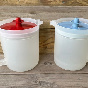 Brocca corta Tupperware vintage 1575 Scegli tra il coperchio rosso o il coperchio blu 801 / 802, 6 tazze 1,5 qts Brocca per succo