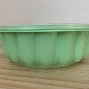 Vintage Tupperware Jadite Green Jello Mold Bowl 1202 with Clear Lid 1203 with Clear Mold Centre 1201 Ring Mold Dessert Salad Ice Ring