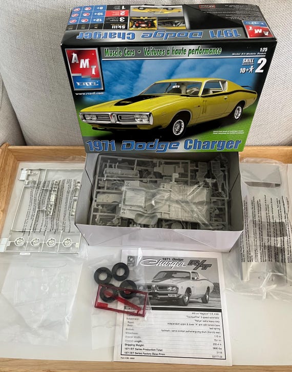 AMT/ERTL Muscle Cars Plastic Model Kit Skill 2 1:25 Scale Ages 10+