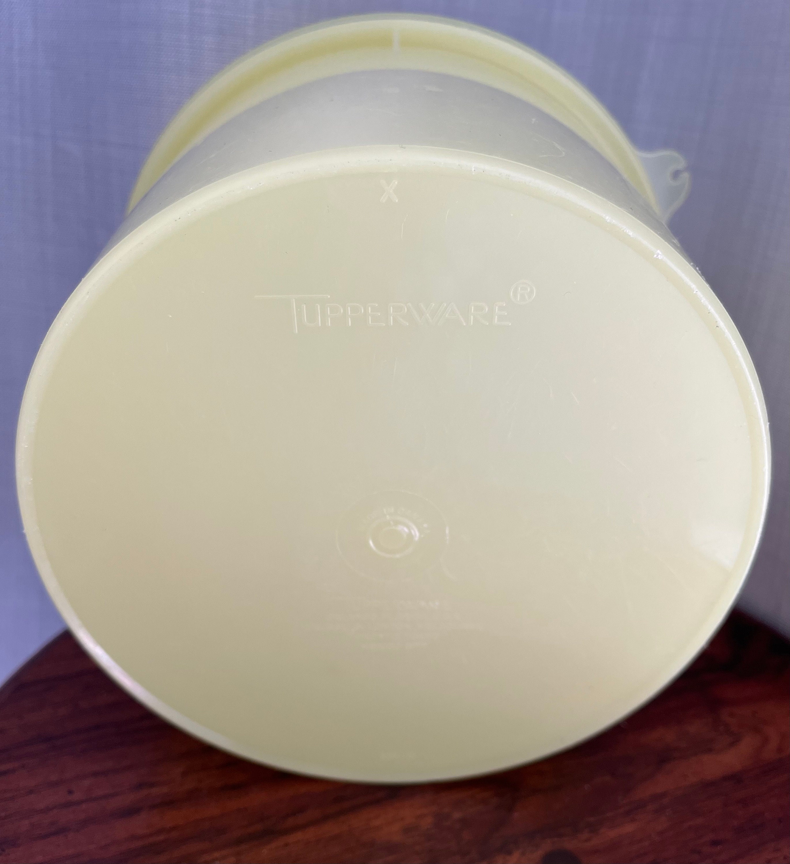 Vintage Round Yellow Tupperware Container With Lid 265 / 228