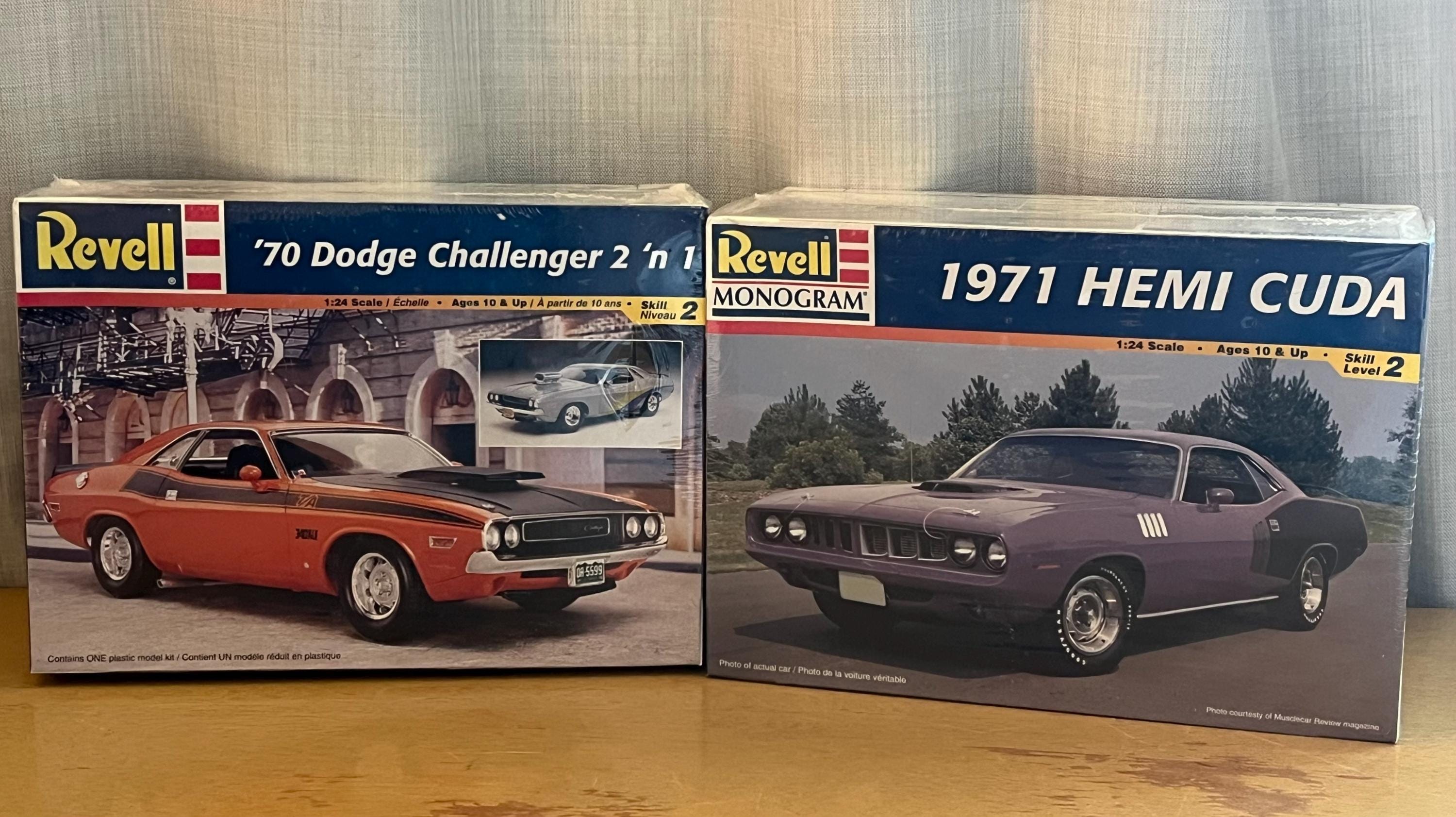 REVELL Monogram Plastic Model Kit 1:24 Scale Skill Ages 10+ Classic  Series Nib Choose Between 70 Dodge Challenger or 71 Hemi Cuda