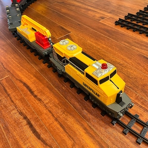 Toy State CAT Construction Train Battery Operated with Engine Light