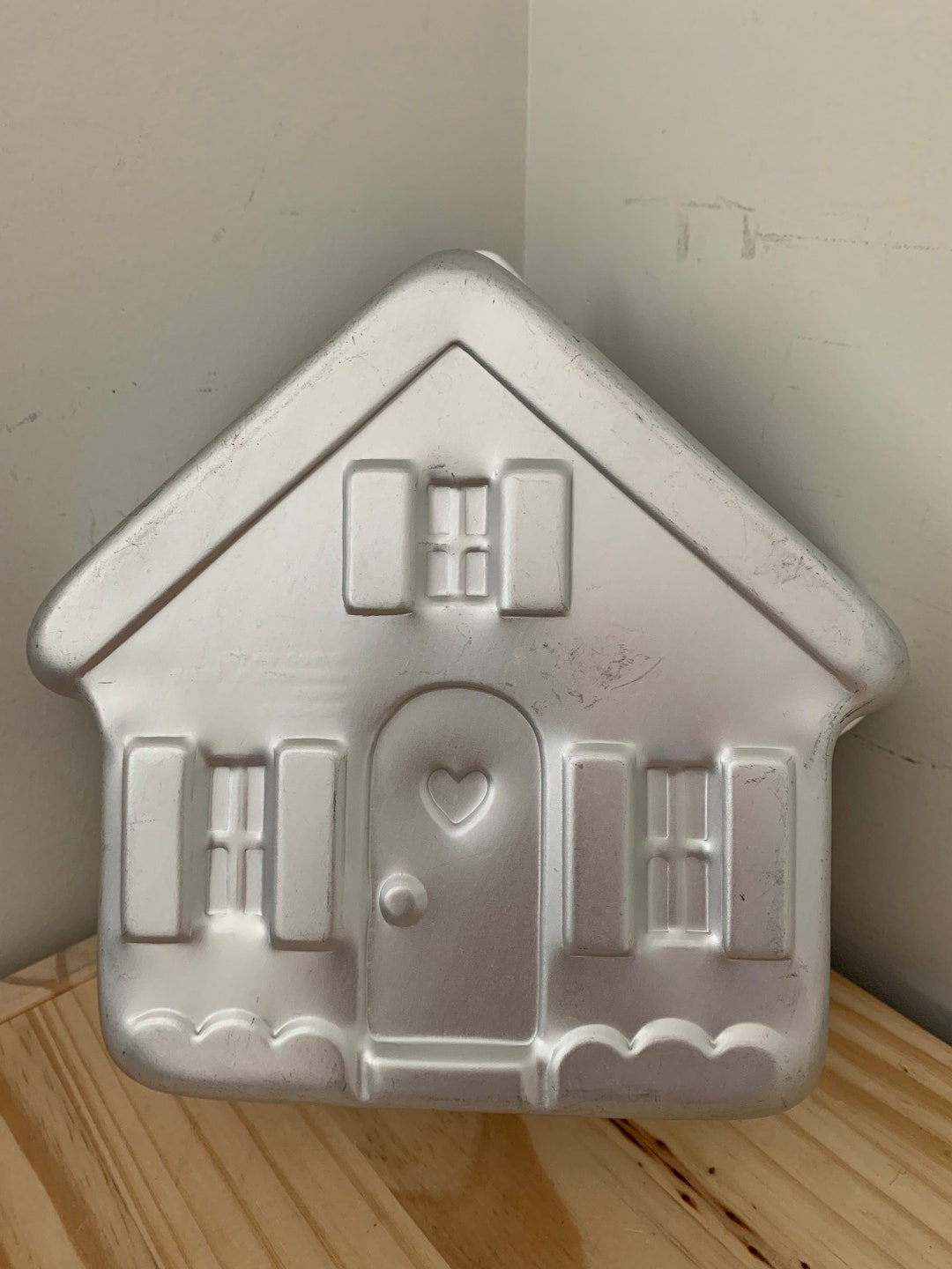 Vintage 1982 Wilton Aluminum House Cake Pan Cake Mold Baking Gifts Home