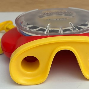 Vintage 2002 Fisher Price View-Master 3D Toy New with Tags Ages 3+ Includes Demo Slide Red & Yellow with Clip
