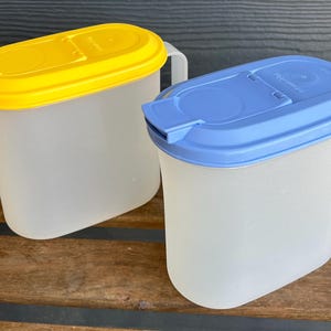 Mini Tupperware EZ Cool juice containers 2189/2010 with Yellow or Blue Lid
