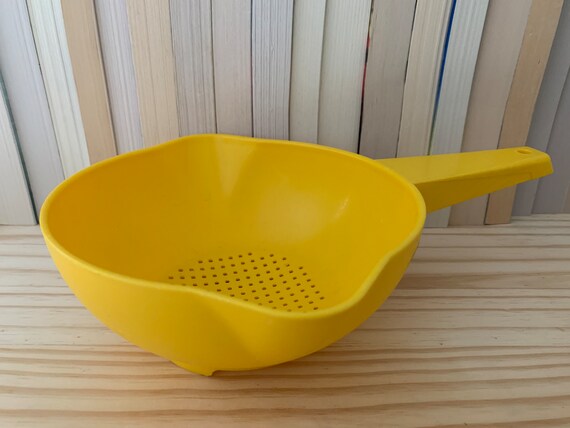 Small Butter Yellow Vintage Tupperware Strainer Colander With
