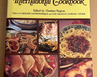 Vintage "Creative International Cookbook" hardcover kookboek 639 pagina's 1500 recepten 300 kleurenfoto's