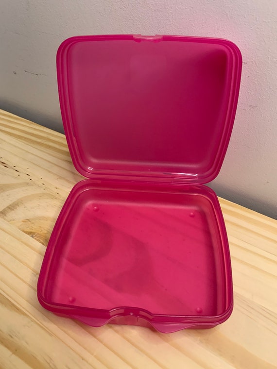 Tupperware Sandwich Keeper Plastic Food Storage Container Set