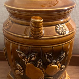 Vintage Cookie Jar Woodstove with Teapot on Lid 1970s Made in Japan Glazed Carmel Brown MCM Countertop Decor Vintage Kitchen Biscuit Barrel