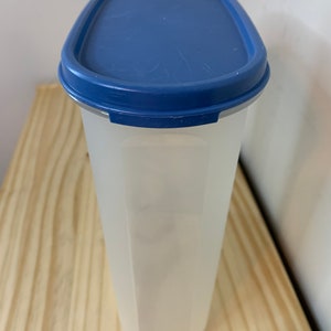 Tupperware Modular Mates Pojemnik składany 1614-8, Numer 4, 9-3/4 kubków, +/- 2,3 litra z jasnoniebieską pokrywką 1616-7 Spiżarnia na płatki zbożowe składana