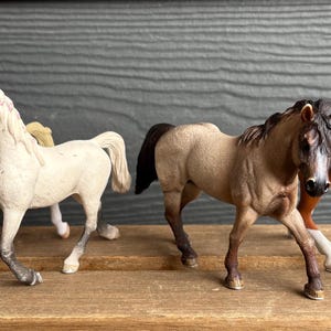 Schleich Pferde Spielzeug Wähle zwischen einer Stute oder einem Hengst