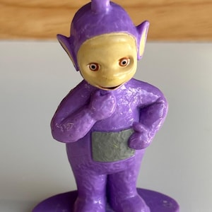 Vintage Purple Teletubbies Tinky Winky Figurine 1998 Ragdoll WW. 2-3/4” tall