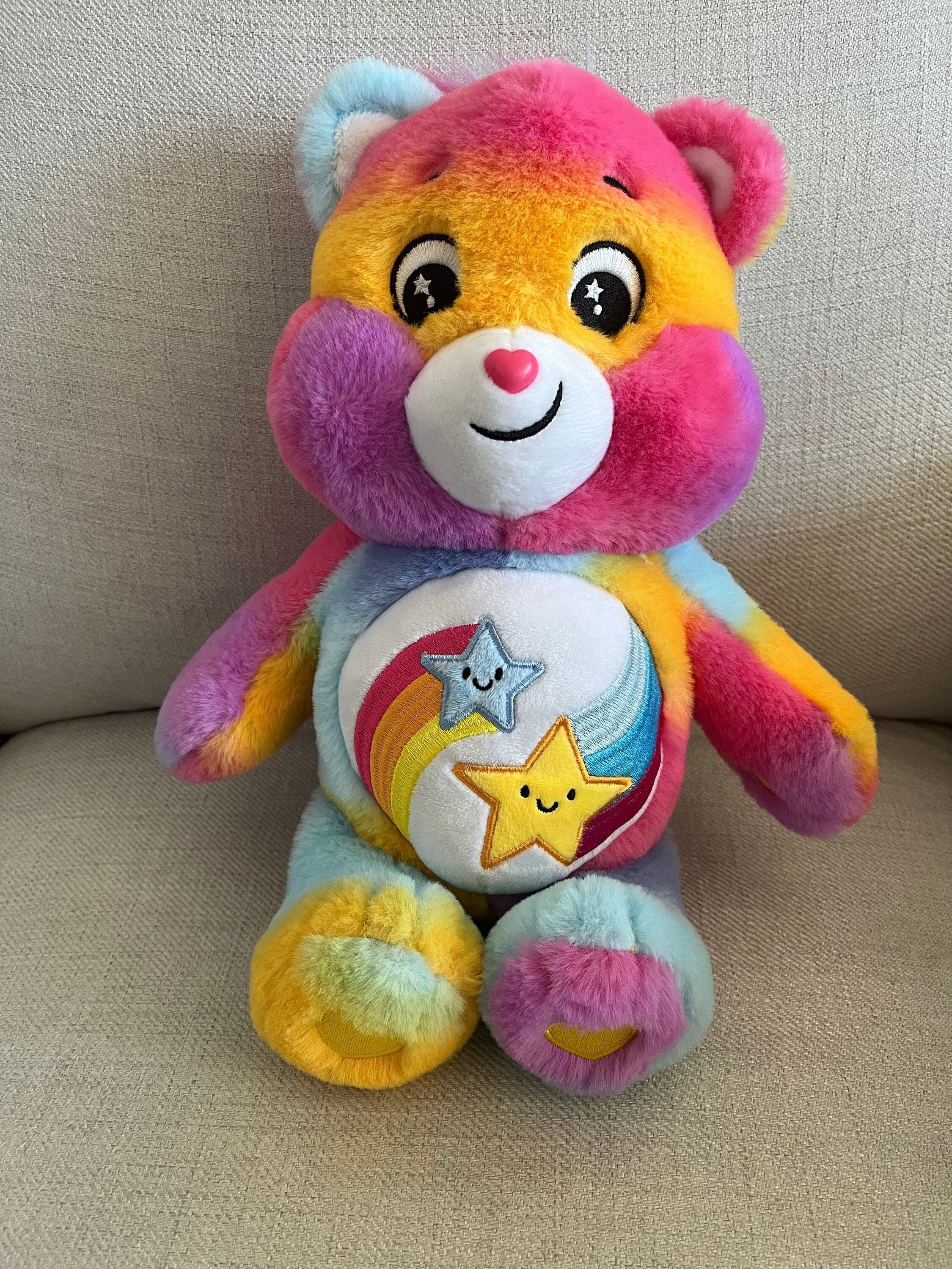ケアベア ぬいぐるみ DARE TO CARE BEAR/レインボー Amazon.co.jp: ケアベア ぬいぐるみ DARE TO CARE BEAR