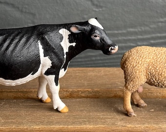 Schleich Bauernhoftiere Wähle zwischen Holsteiner Milchkuh oder Widderschaf