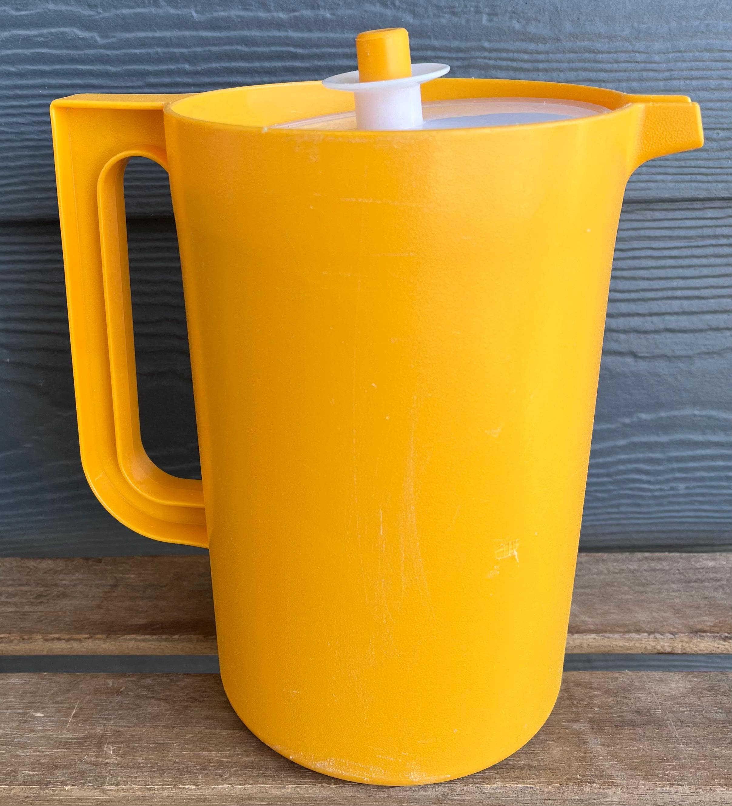 Vintage Tupperware Yellow Juice Jug 1676 Pitcher 8 Cup 2 Quarts - Etsy