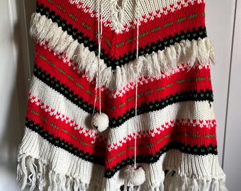 ヴィンテージ C.M.A. フード付きニットポンチョ 台湾製 100% アクリル フリンジタッセル & ポンポン付き レッド/クリーム