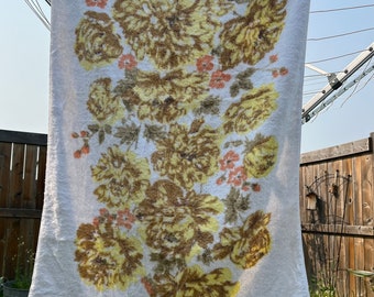 Vintage Towel White with Yellow, Brown & Pink Flowers Camtex Dominion Fabrics Limited Made in Canada
