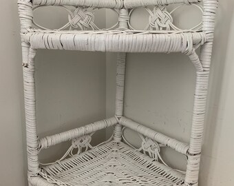 ヴィンテージ☆ウイッカーシェルフ Vintage White Wicker Two Tier Knick Knack Corner Shelf White