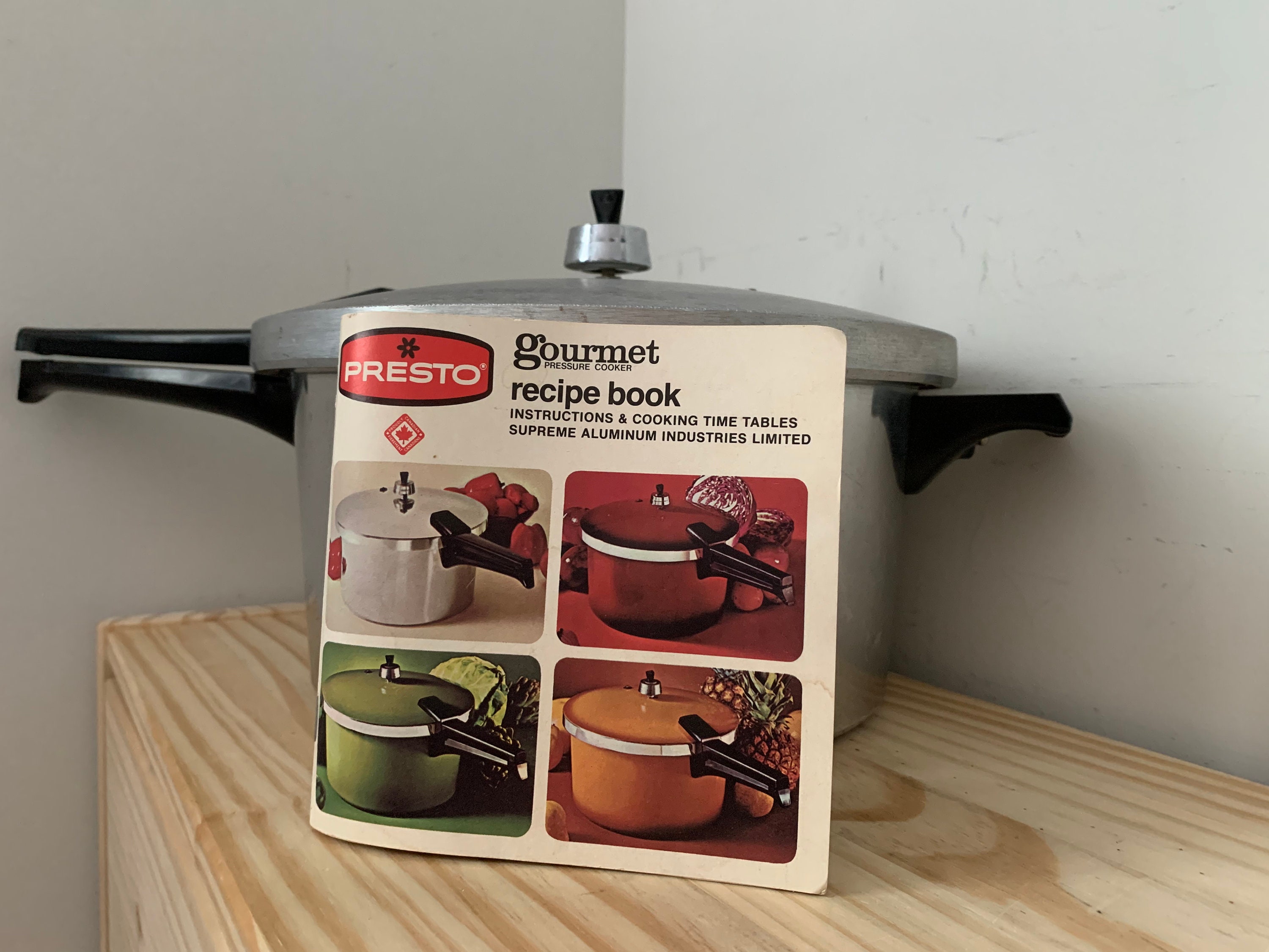Farberware 6Qt Aluminium Stovetop Pressure Cooker NOS No Box W/  Manual/Recipes