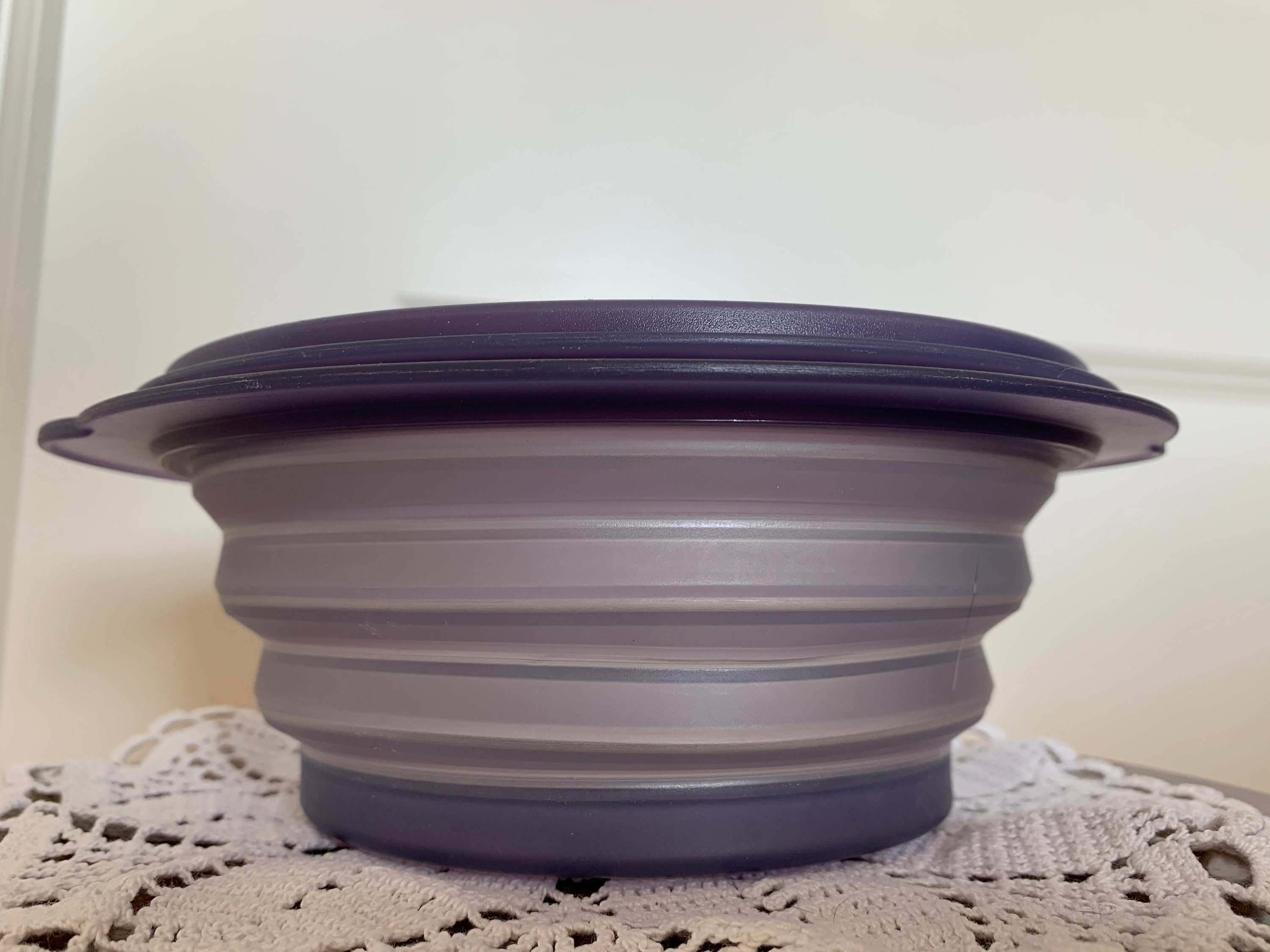 Tupperware Flat Out Collapsible Bowl 4 Cups 960 Ml Purple 5453 and 5455 ...