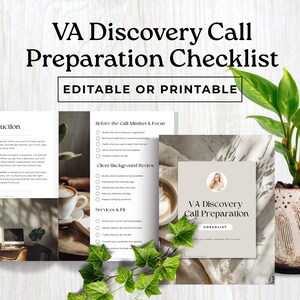 Op de afbeelding: Een VA Discovery Call Preparation Checklist, bewerkbaar of printbaar, met secties voor mindset, client review en services. De checklist wordt weergegeven met een kopje koffie en een plant in een pot.
